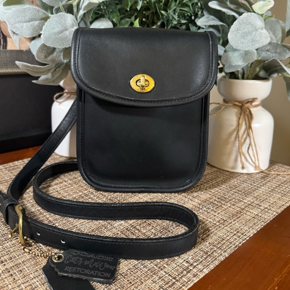 ❤️SOLD❤️Vintage Coach Black Sidepack small #9978 - Picture 11 of 12